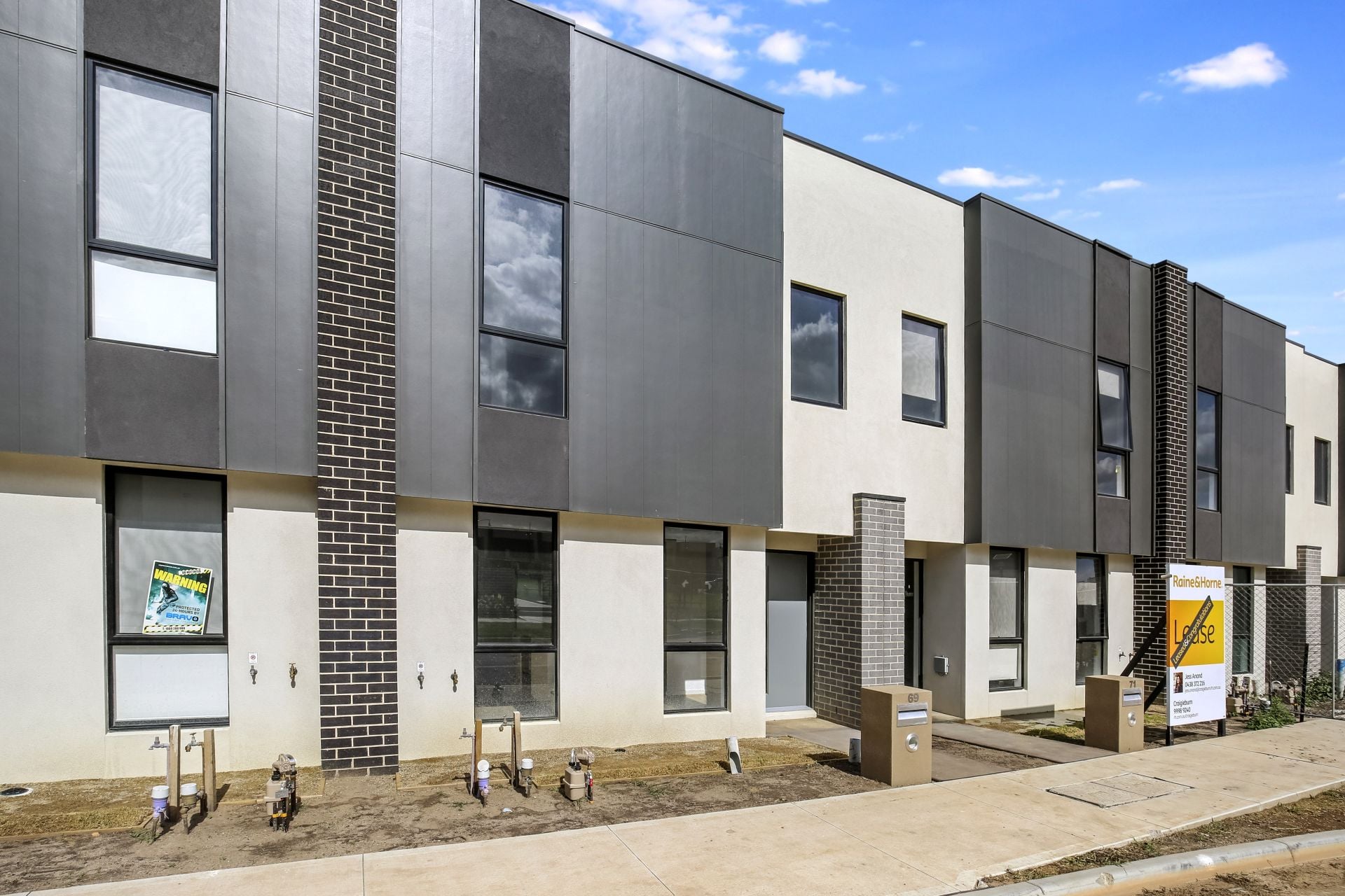 MODERN STYLISH LIVING