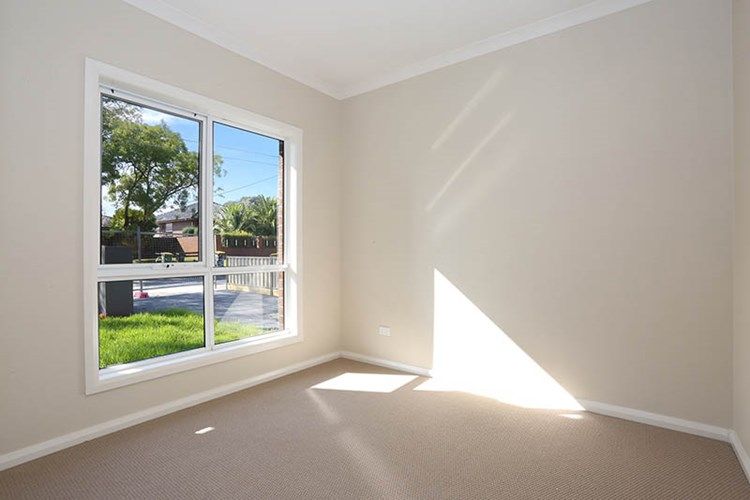 CONTEMPORARY LIVING IN A FABULOUS LOCATION