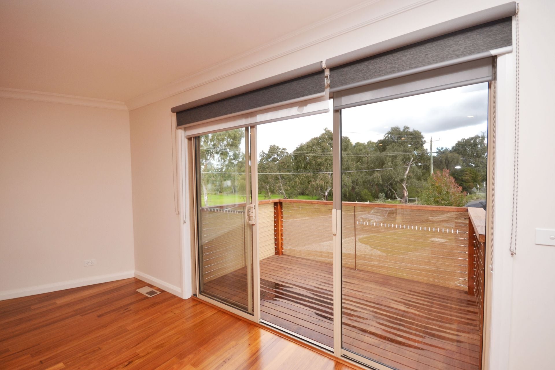 CONTEMPORARY DELIGHT – THE EPITOME OF ELEGANCE OVERLOOKING PARKLANDS