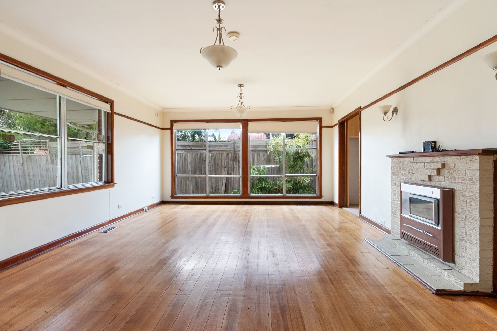SHORT TERM LEASE AVAILABLE FOR CHEAP!