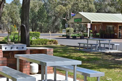 MOTEL FOR SALE - CENTRAL WEST - SPACIOUS - SPOTLESS - 3.5 ACRES