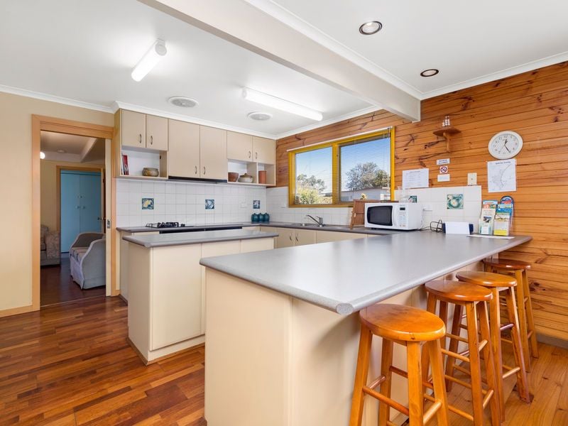 11 McLennan Street, Apollo Bay - Thumbnail 5