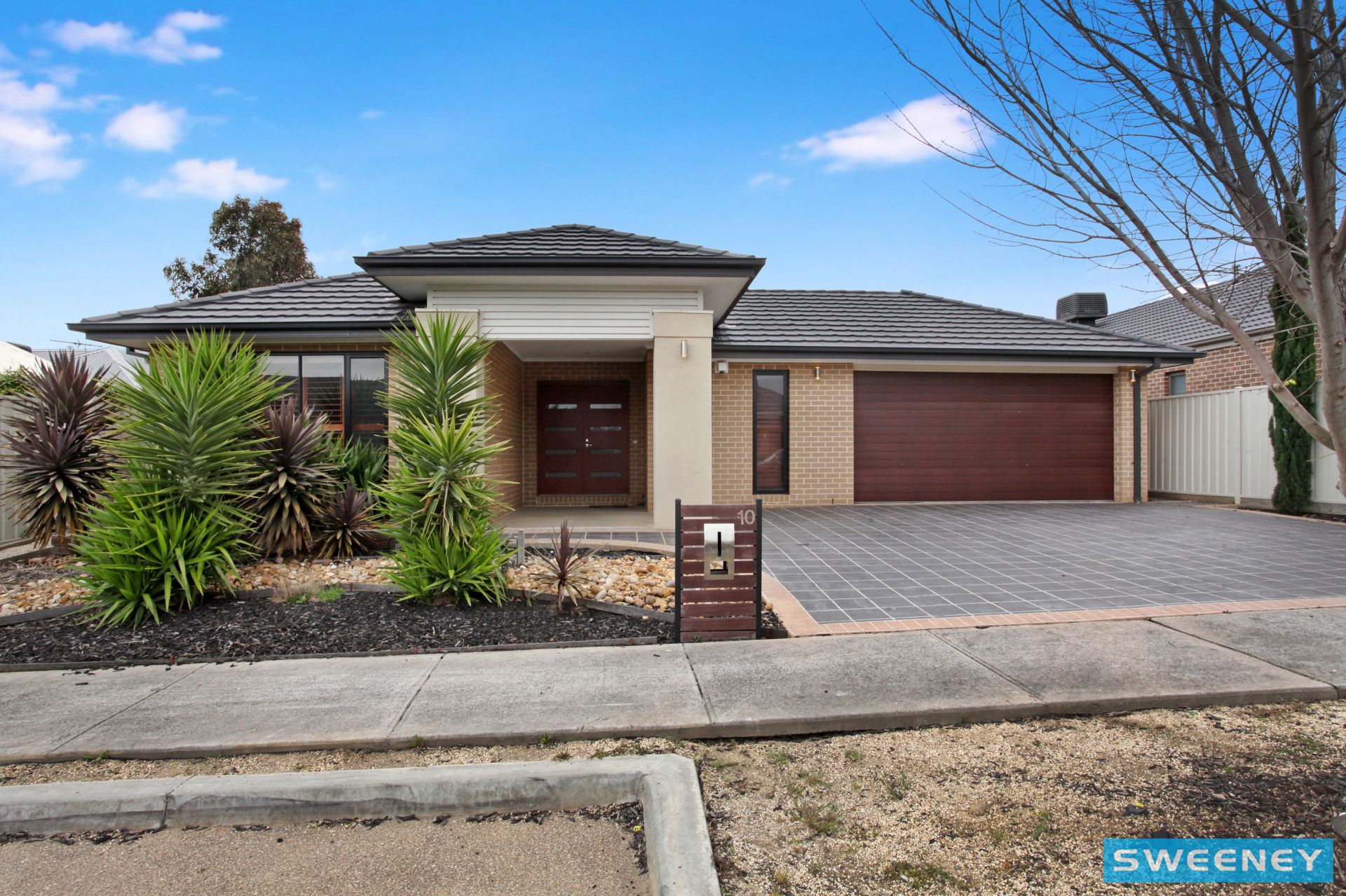 10 Tweed Place, Caroline Springs - Thumbnail 2