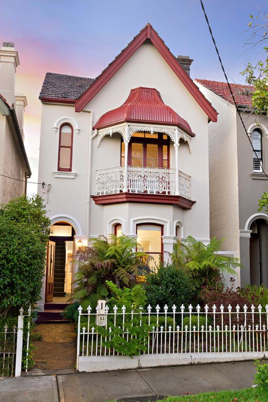 SOLD - Freestanding Three-Level Residence in a Privileged Position