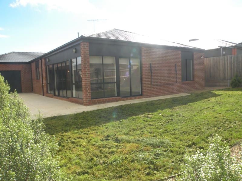6 Nancarrow Drive DOREEN, Doreen - Thumbnail 2