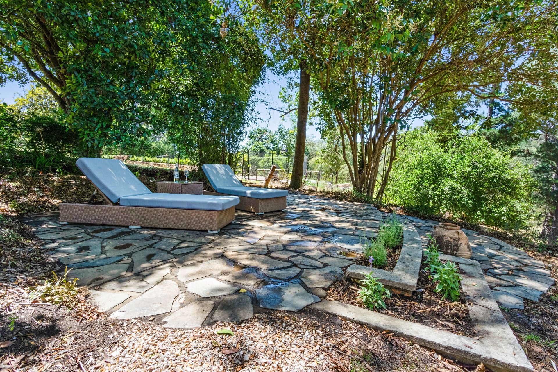 Options Aplenty In A Beautiful Bushland Setting