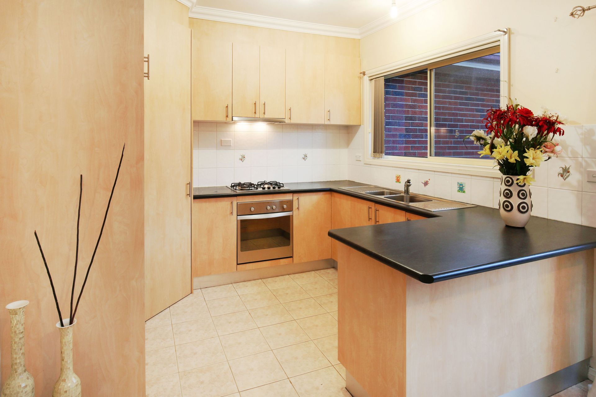 3 BEDROOM HOME LIKE UNIT. 
6-9 MONTH LEASE ONLY
