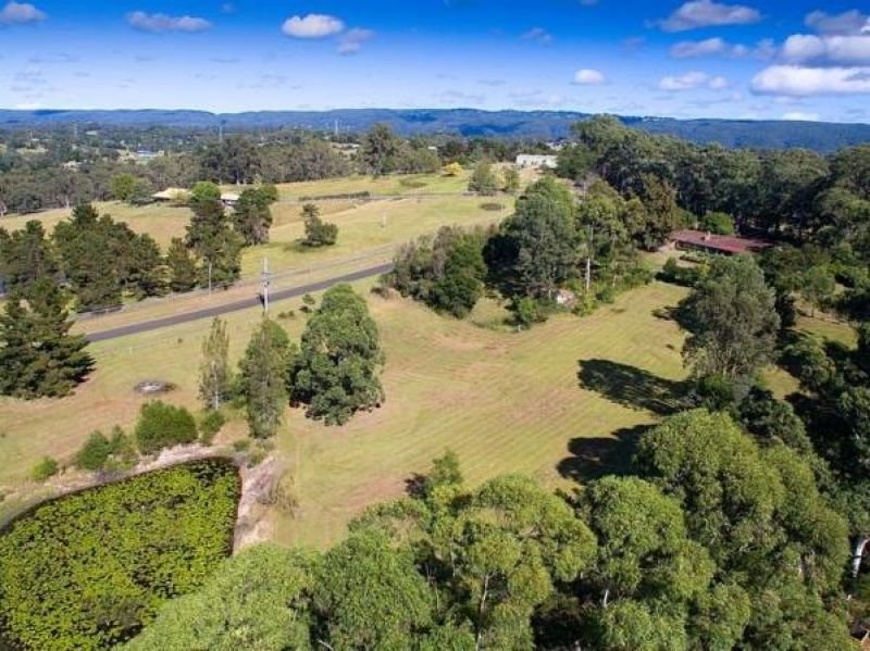 1 Ala Moana Road, East Kurrajong - Thumbnail 2