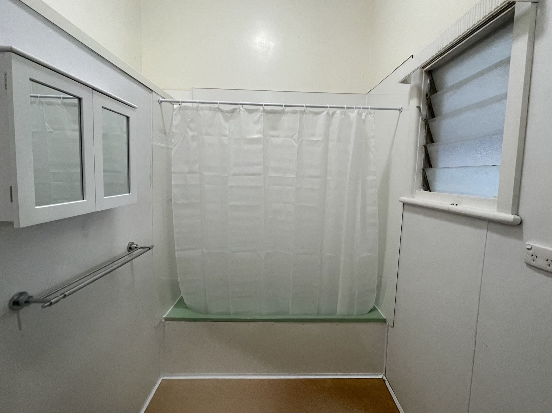 Spacious Three-Bedroom In A Superb Location!