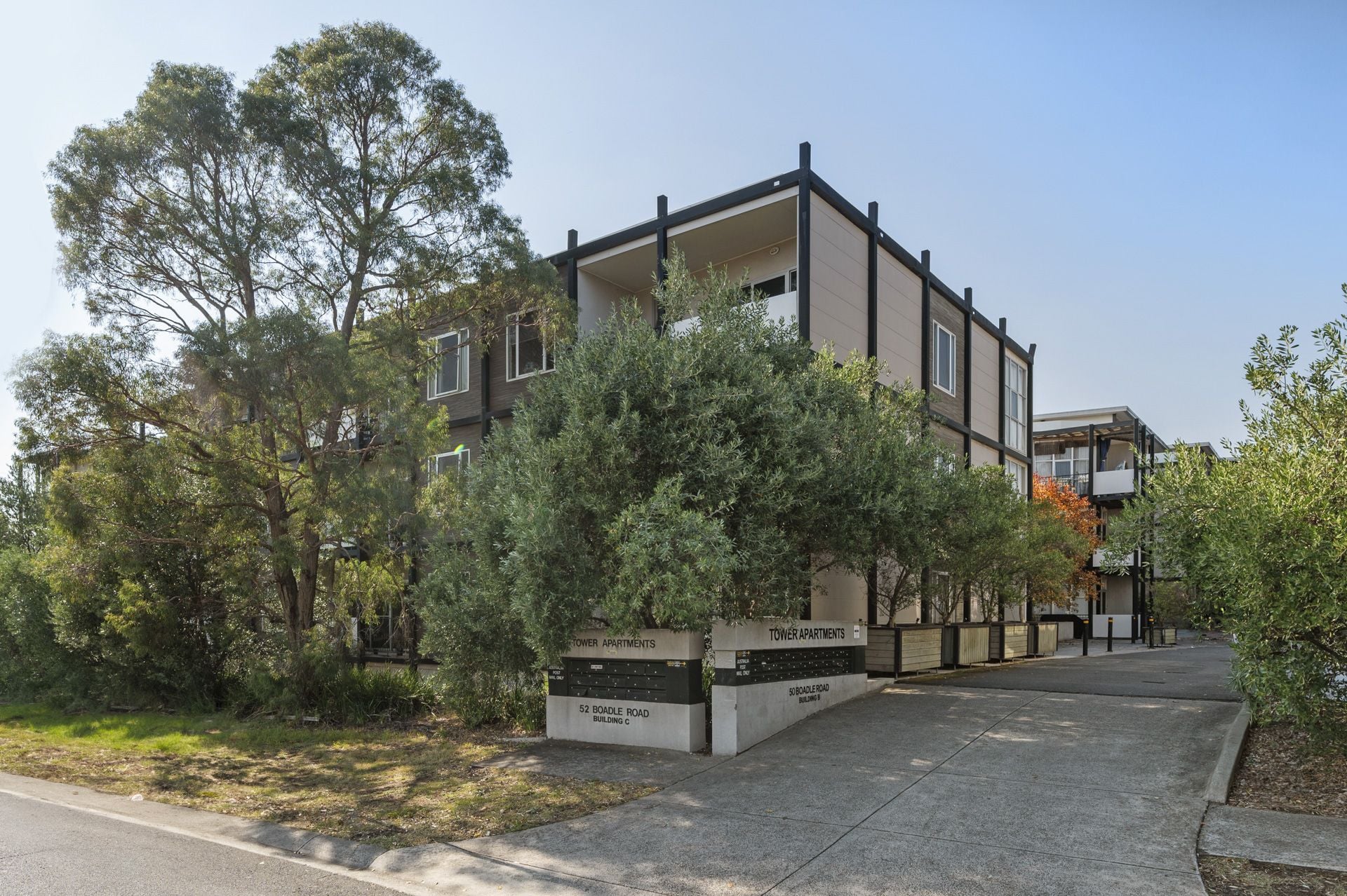 FULLY FURNISHED APARTMENT IN THE MOUNT COOPER ESTATE