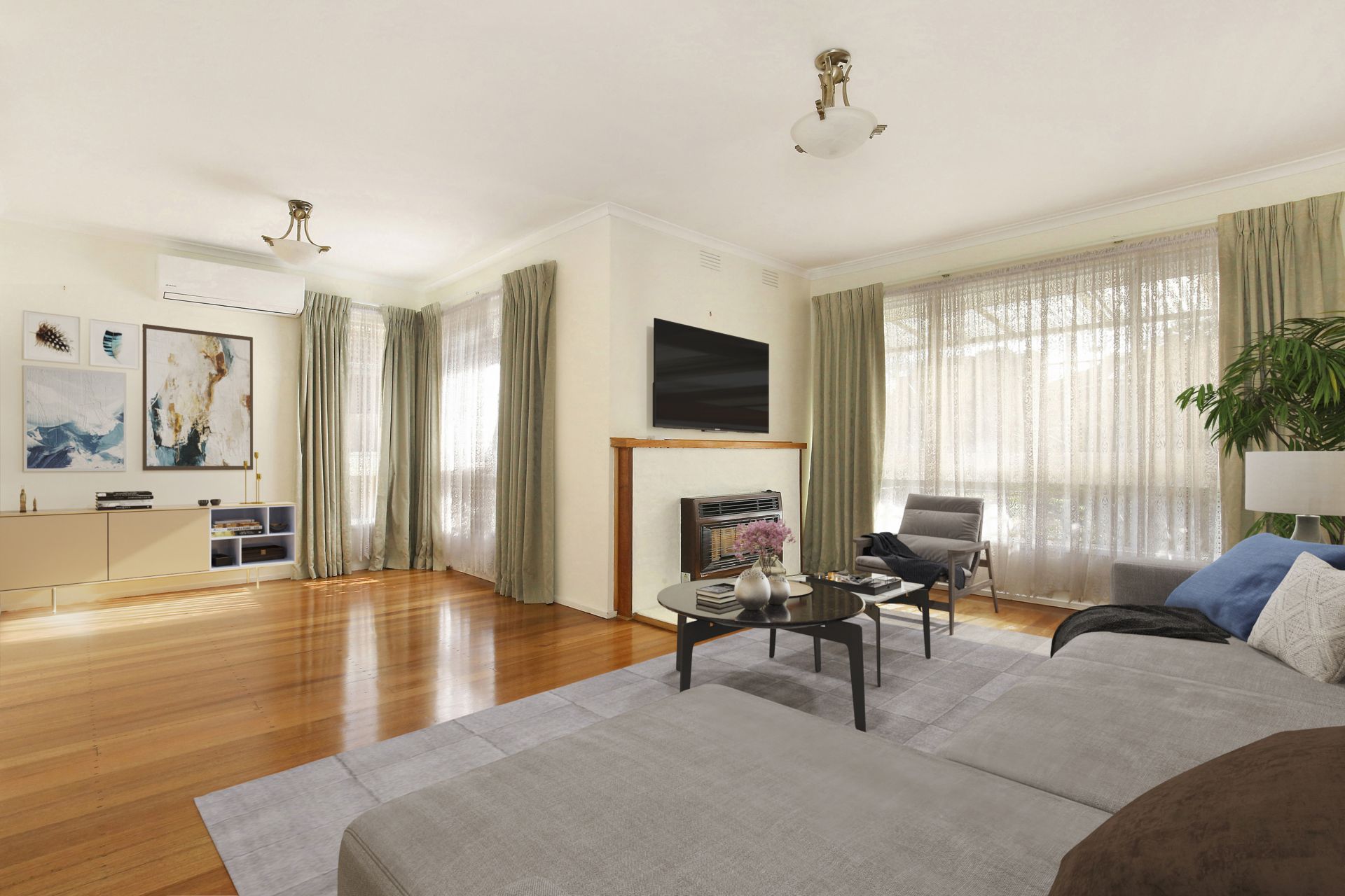 Enter The Market In Vibrant Location!