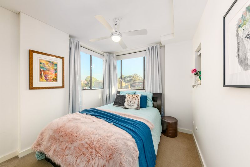 Pet Friendly and only 60m to the Train Station