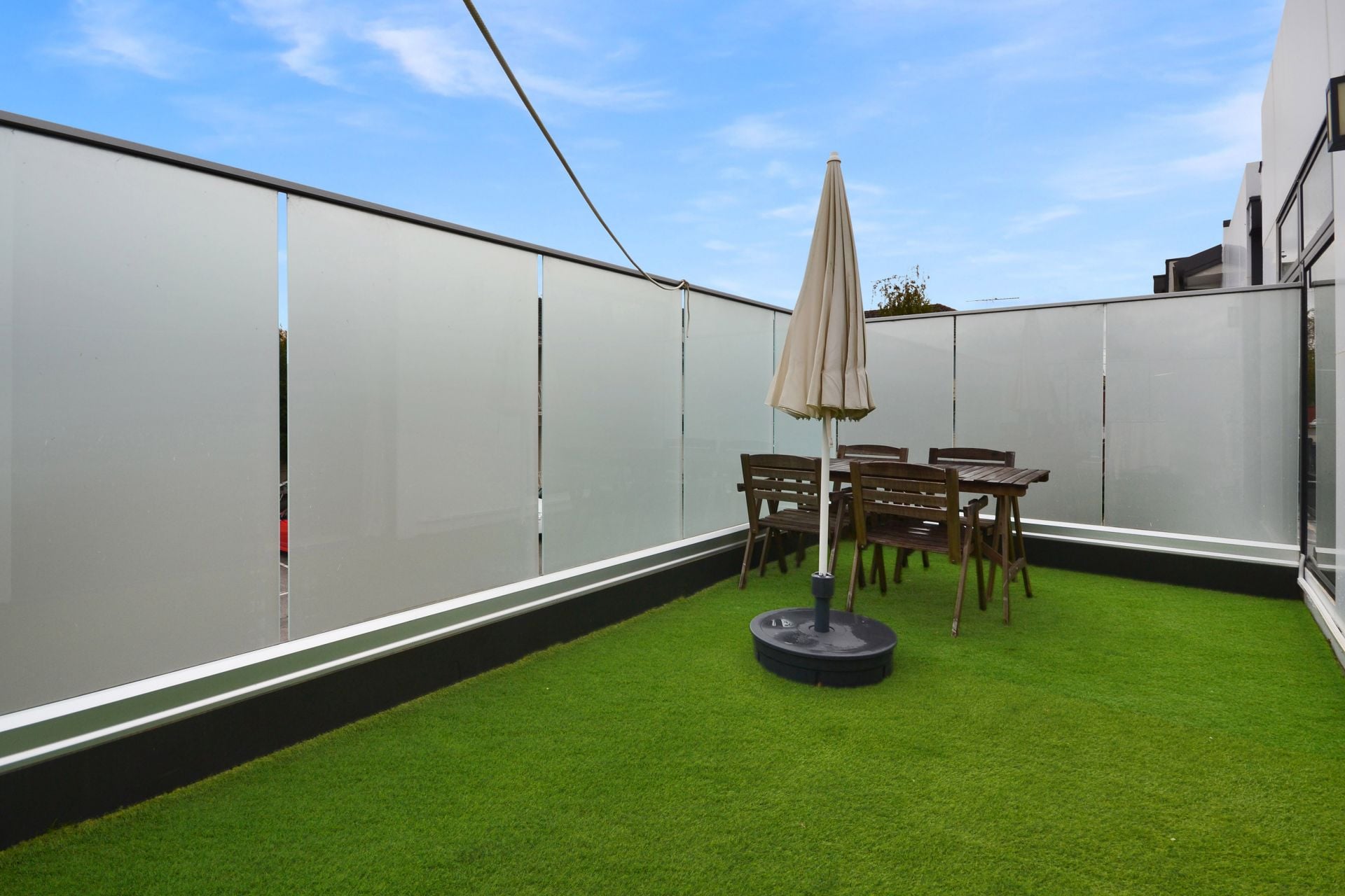 STYLISH MODERN LIVING