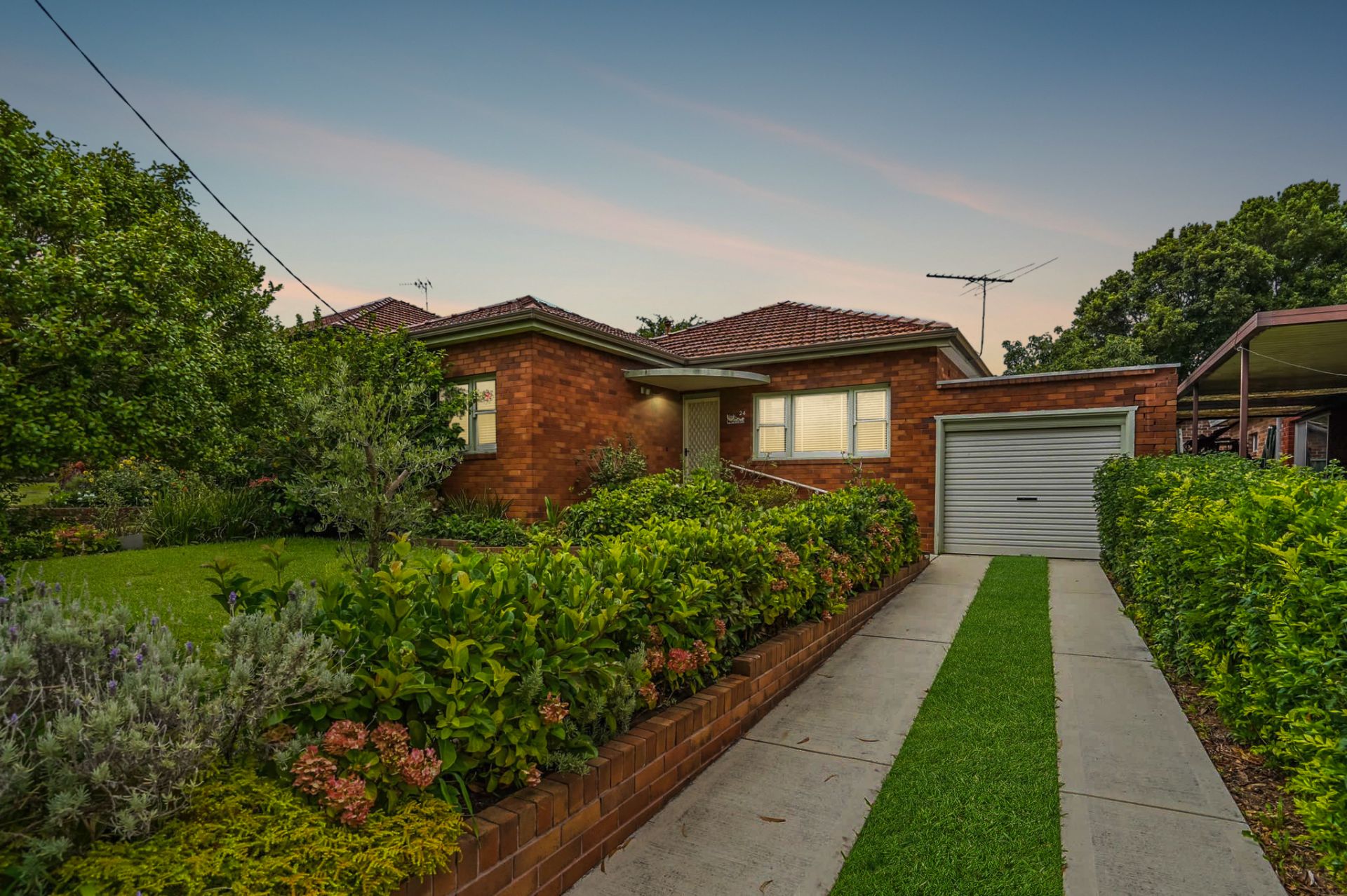 Real Estate For Sale 24 Turton Avenue Clemton Park , NSW