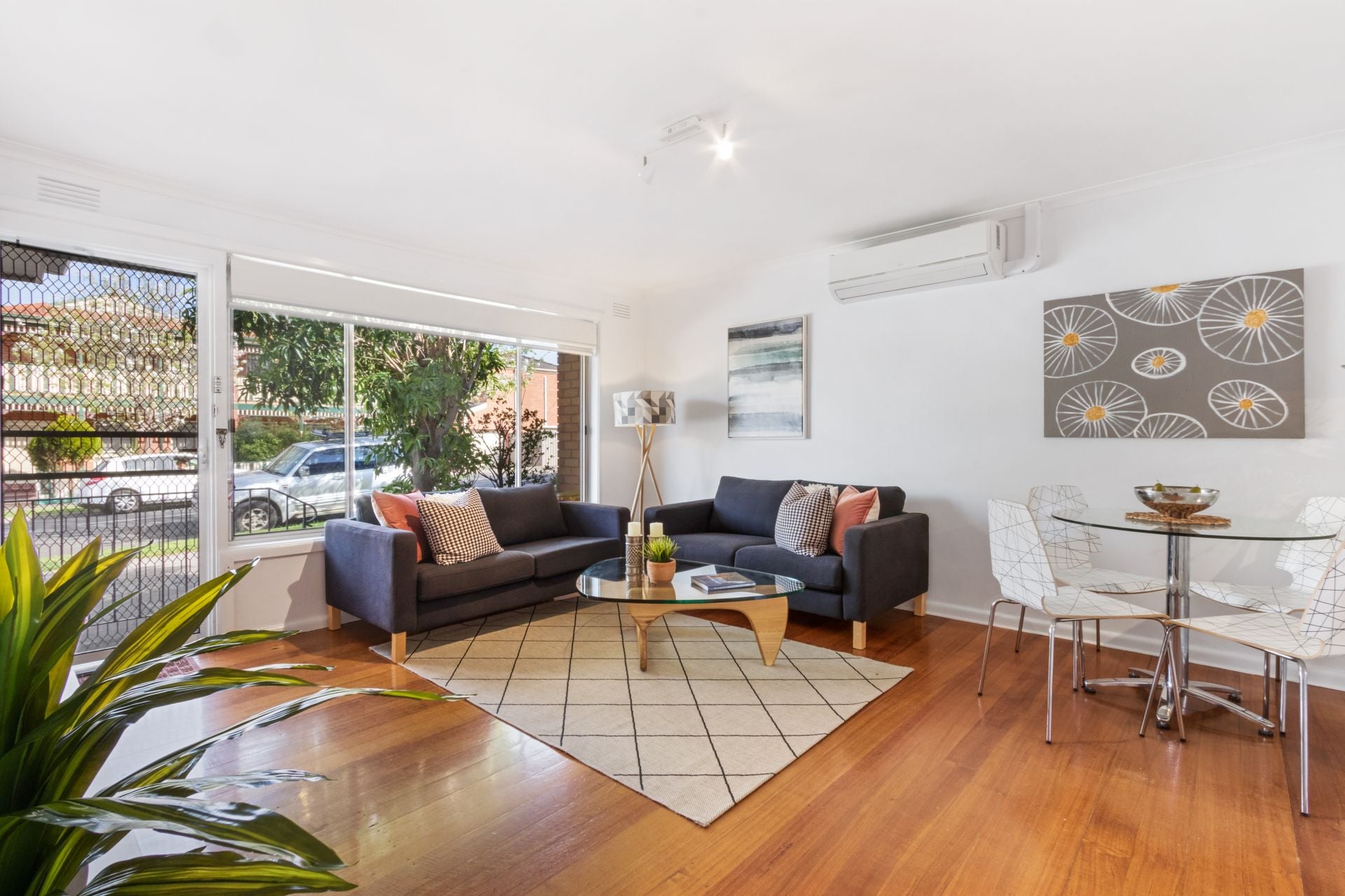 Exceptional Oakhill Opportunity