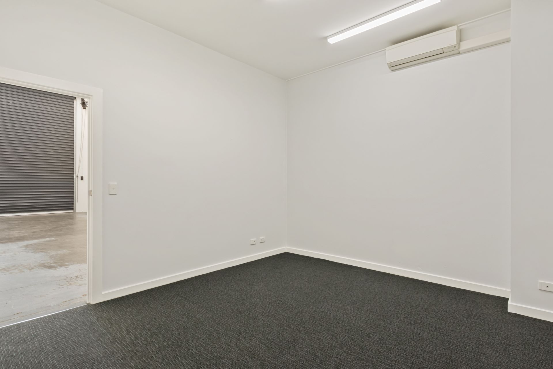 OFFICE/WAREHOUSE IN SOUGHT AFTER LOCATION