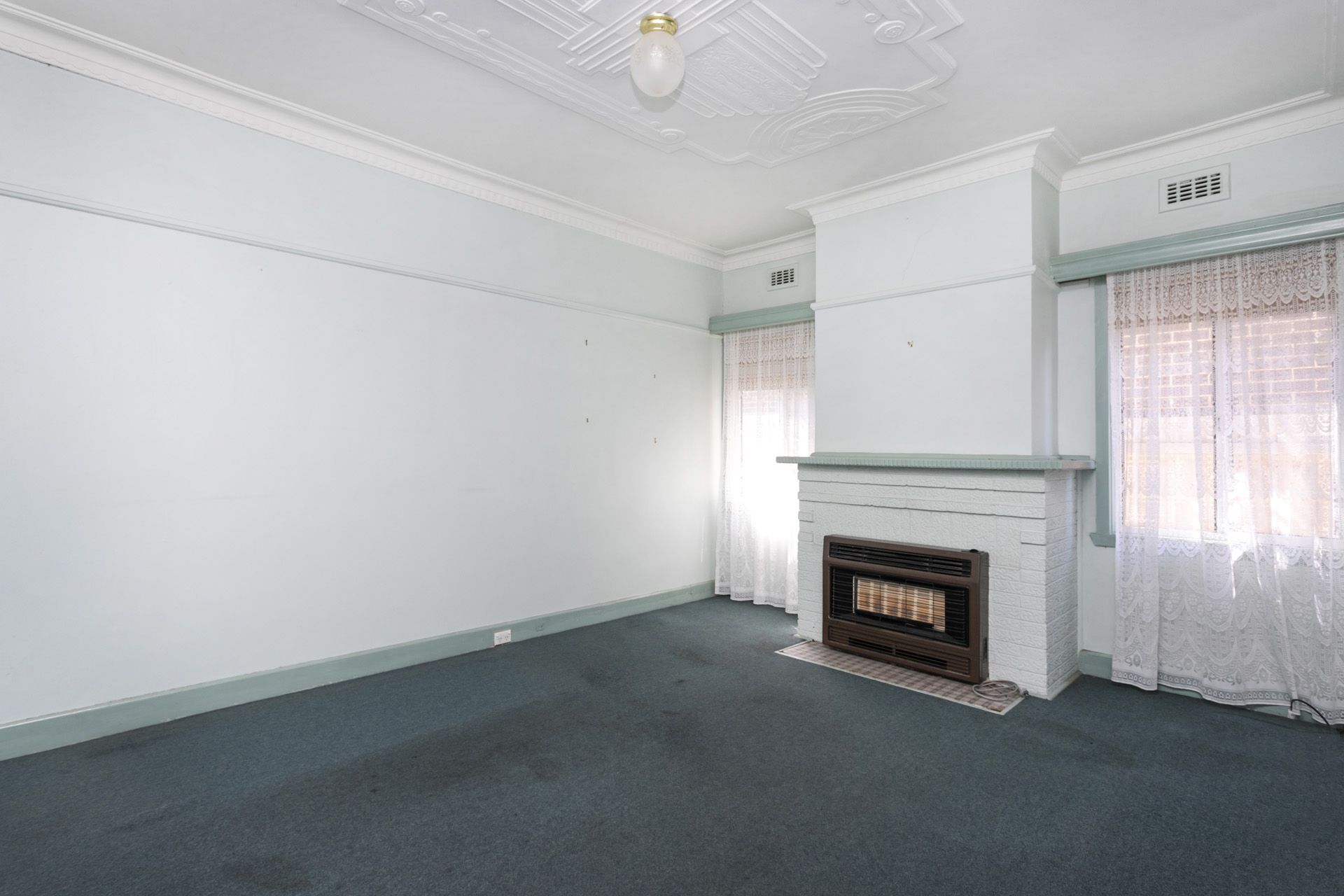 36 Austin Crescent West, Yarraville Sweeney Estate Agents