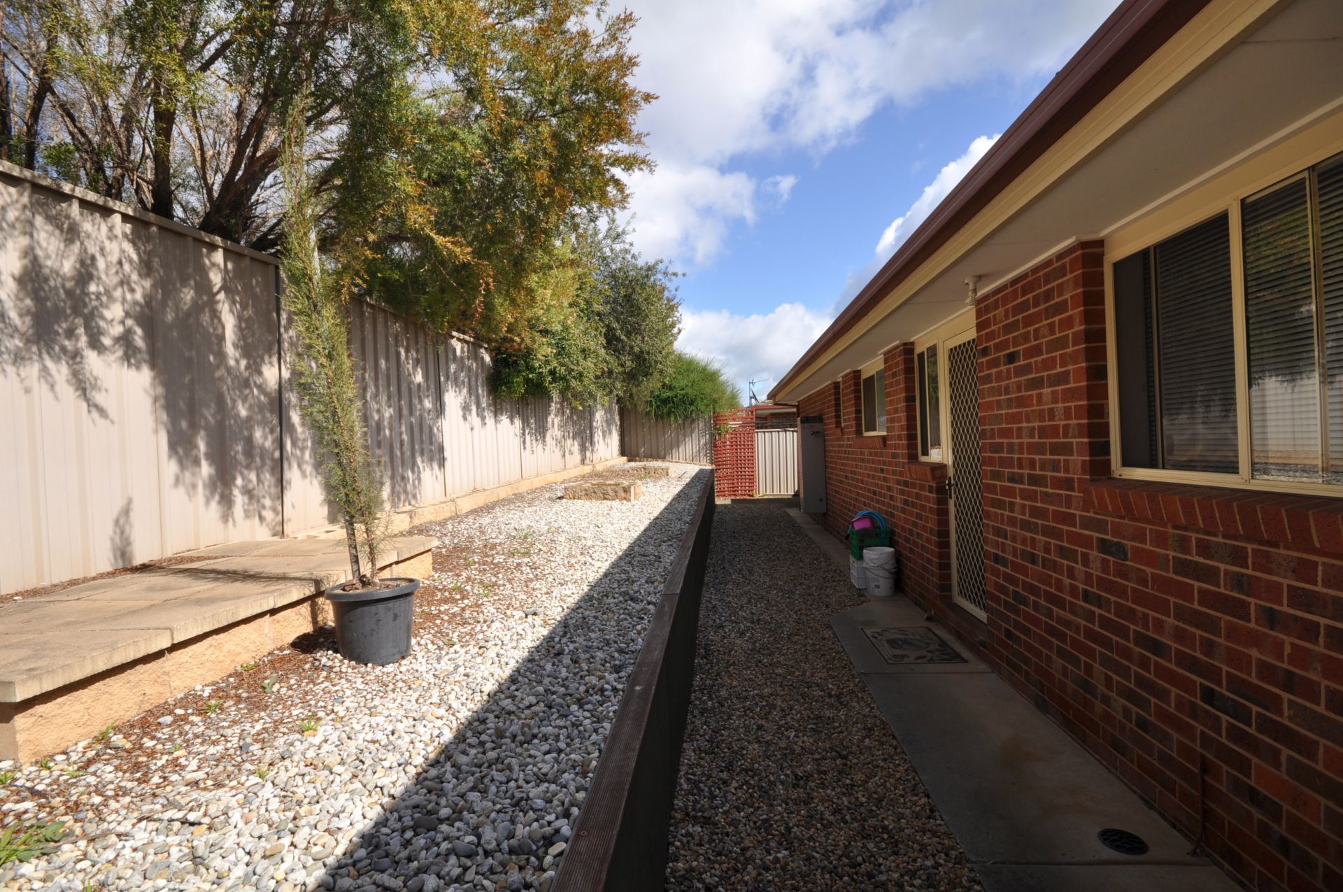 4/631 Pearsall Street, Lavington Kane Real Estate