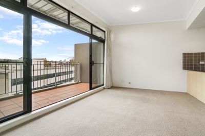 82/3 Erskineville Road, Newtown