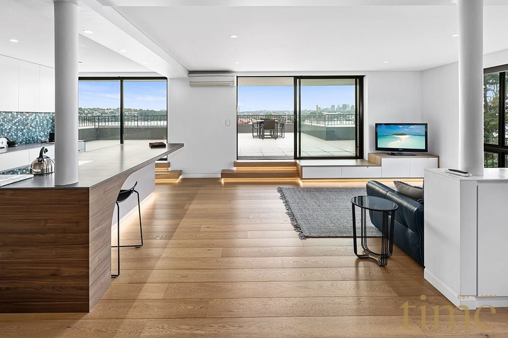 Time Realty Real Estate For Sale 4/4648 St Crescent