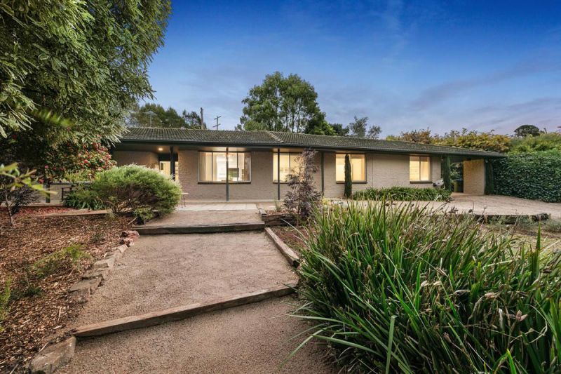 Secluded family home in Merricks North