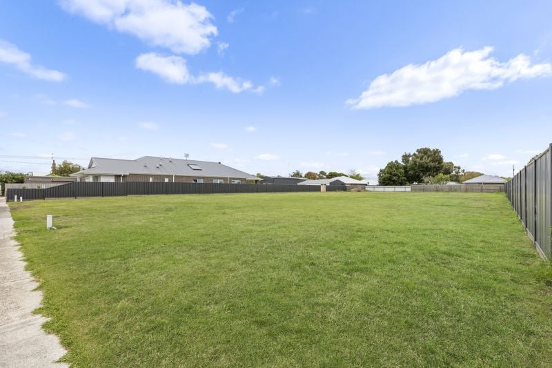 11 Edgar Street COLAC VIC, Colac - Thumbnail 2