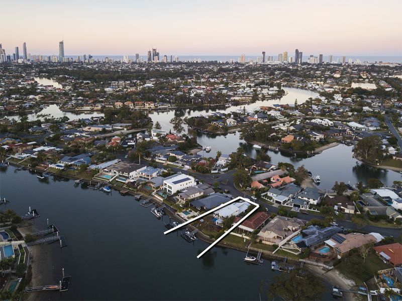 22 River Crescent, Broadbeach Waters - Thumbnail 5