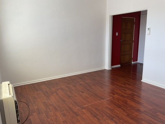 **LIGHT FILLED APARTMENT**