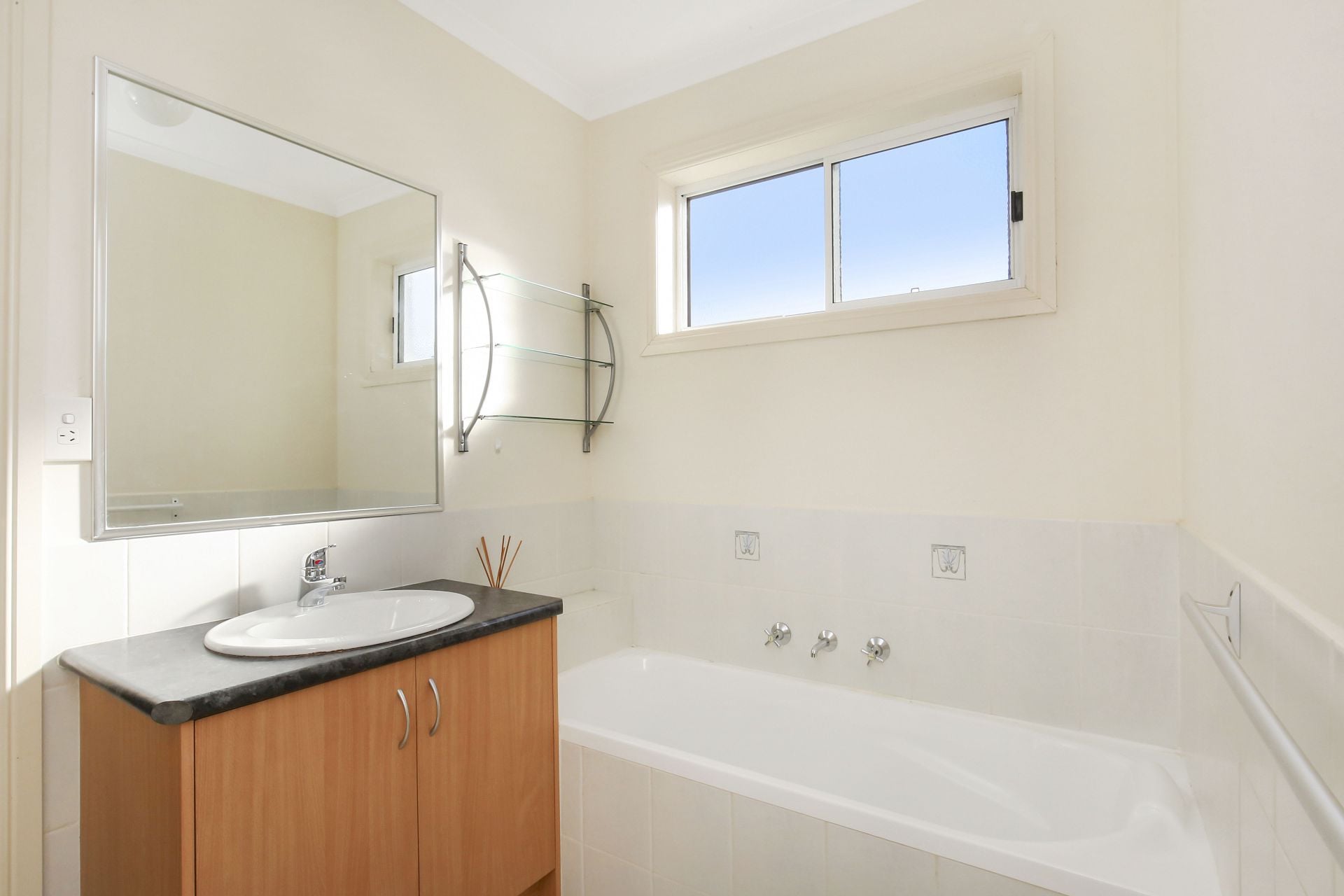 Central Location  *Insp Thu 7th Sep @ 5:05pm*