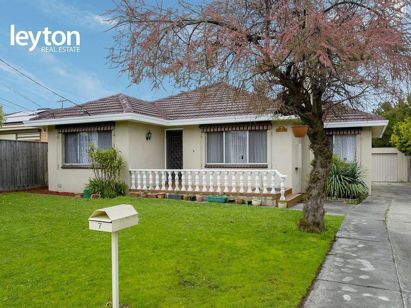 Real Estate For Sale 7 Davey Court Springvale , VIC
