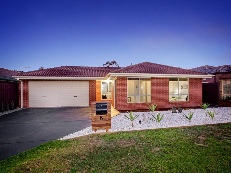 6 James Austin Way, Seabrook - Thumbnail 2