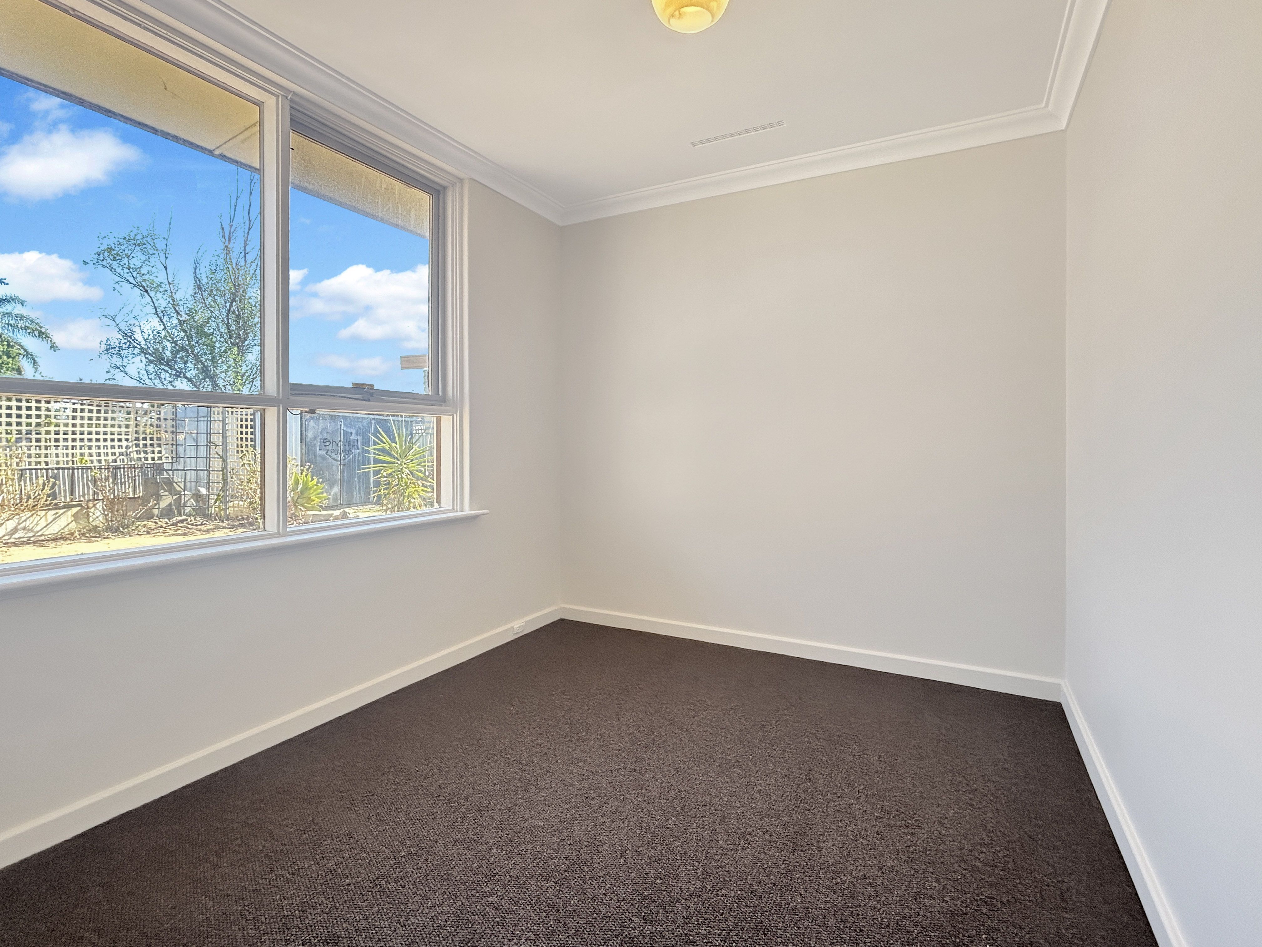 Real Estate For Lease 27 Banksia Rd Camillo , WA