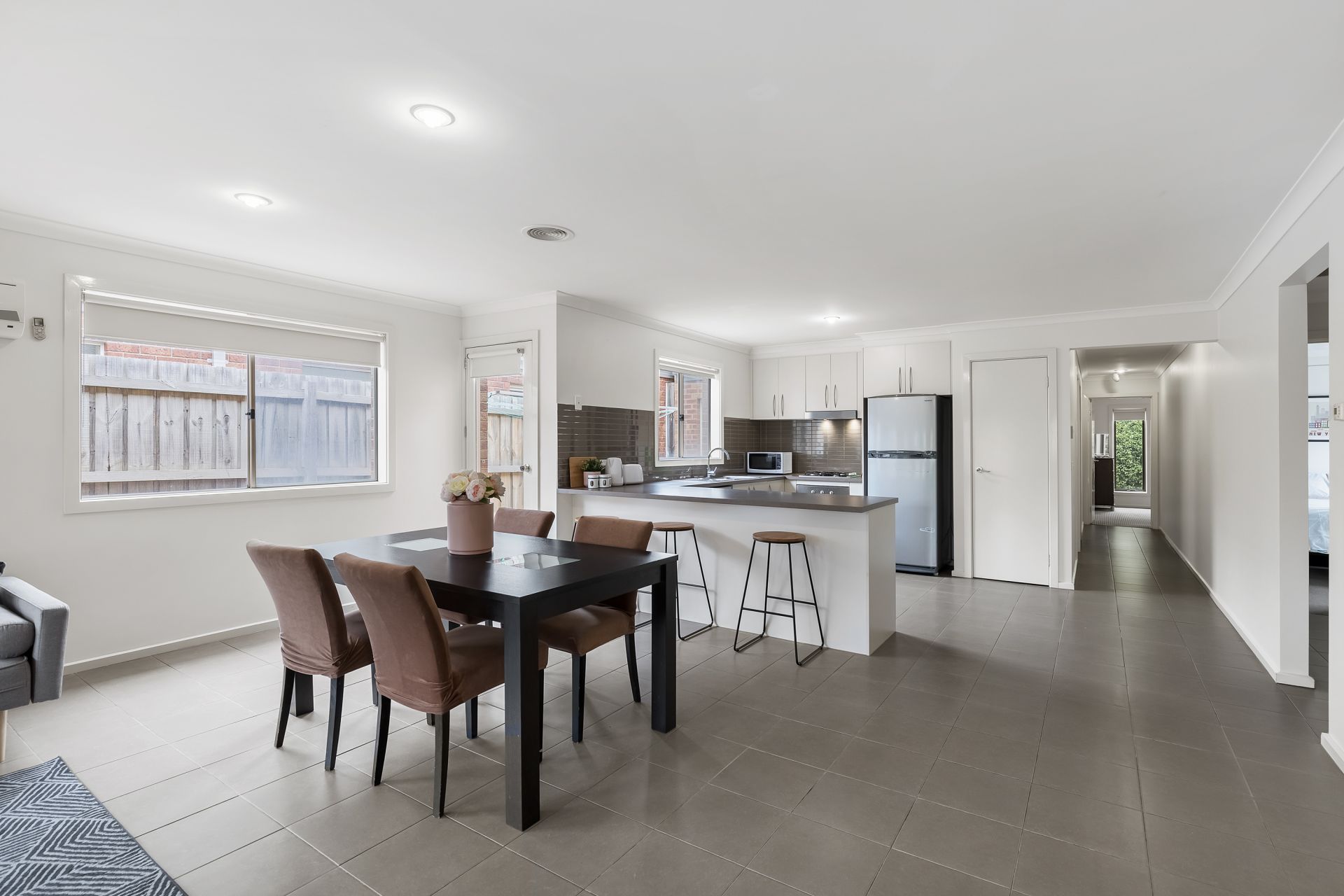 250 The Lakes Boulevard South Morang, South Morang - Thumbnail 5