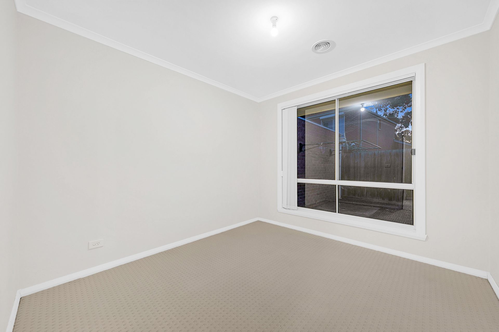 COSY & CLEAN TWO BEDROOM!