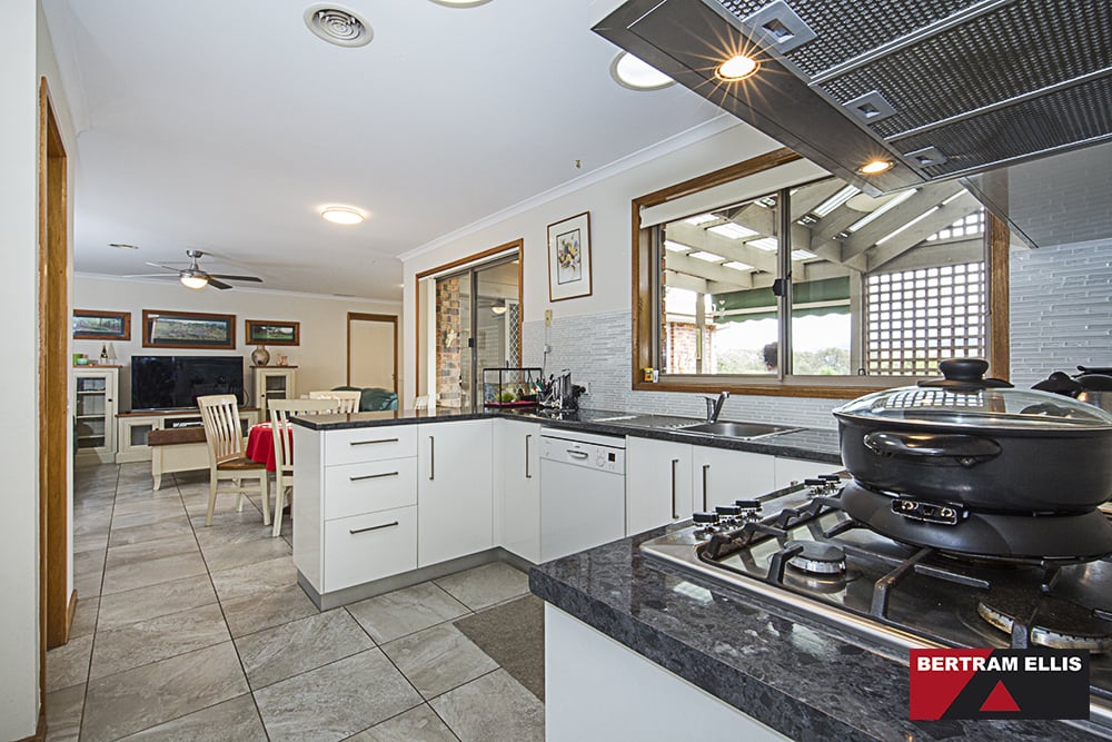 9 Churchill Way, Gordon - Thumbnail 8
