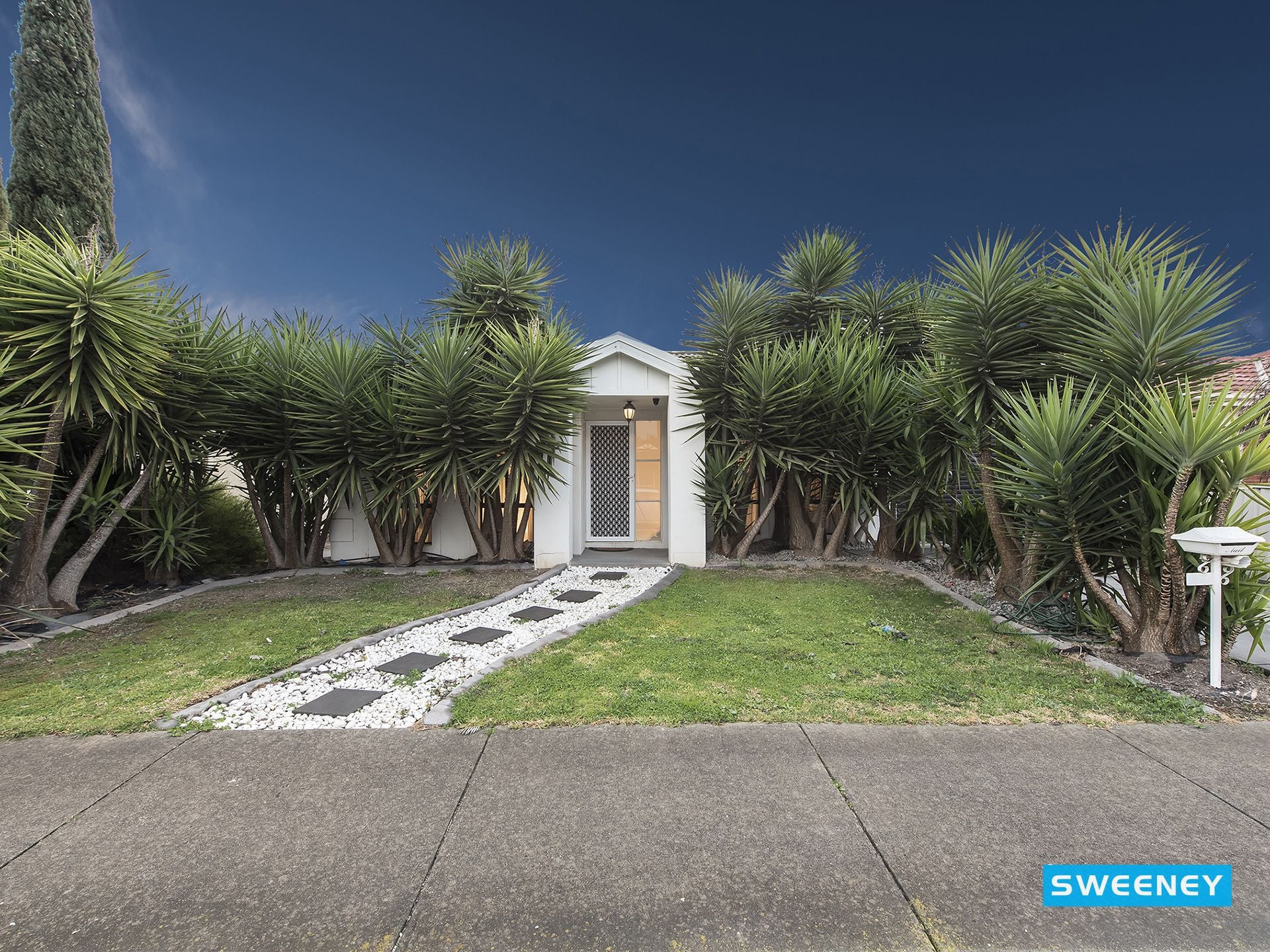 27 O'Donnell Drive, Caroline Springs - Thumbnail 2
