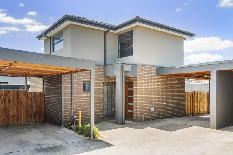 2/6 West Court, Lalor