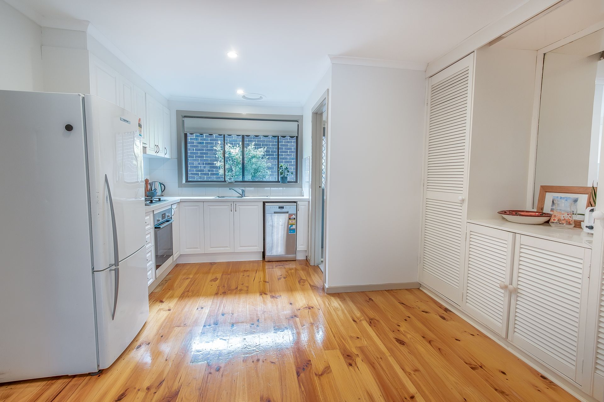 Spacious, Light Filled, Comfort And Convenience!