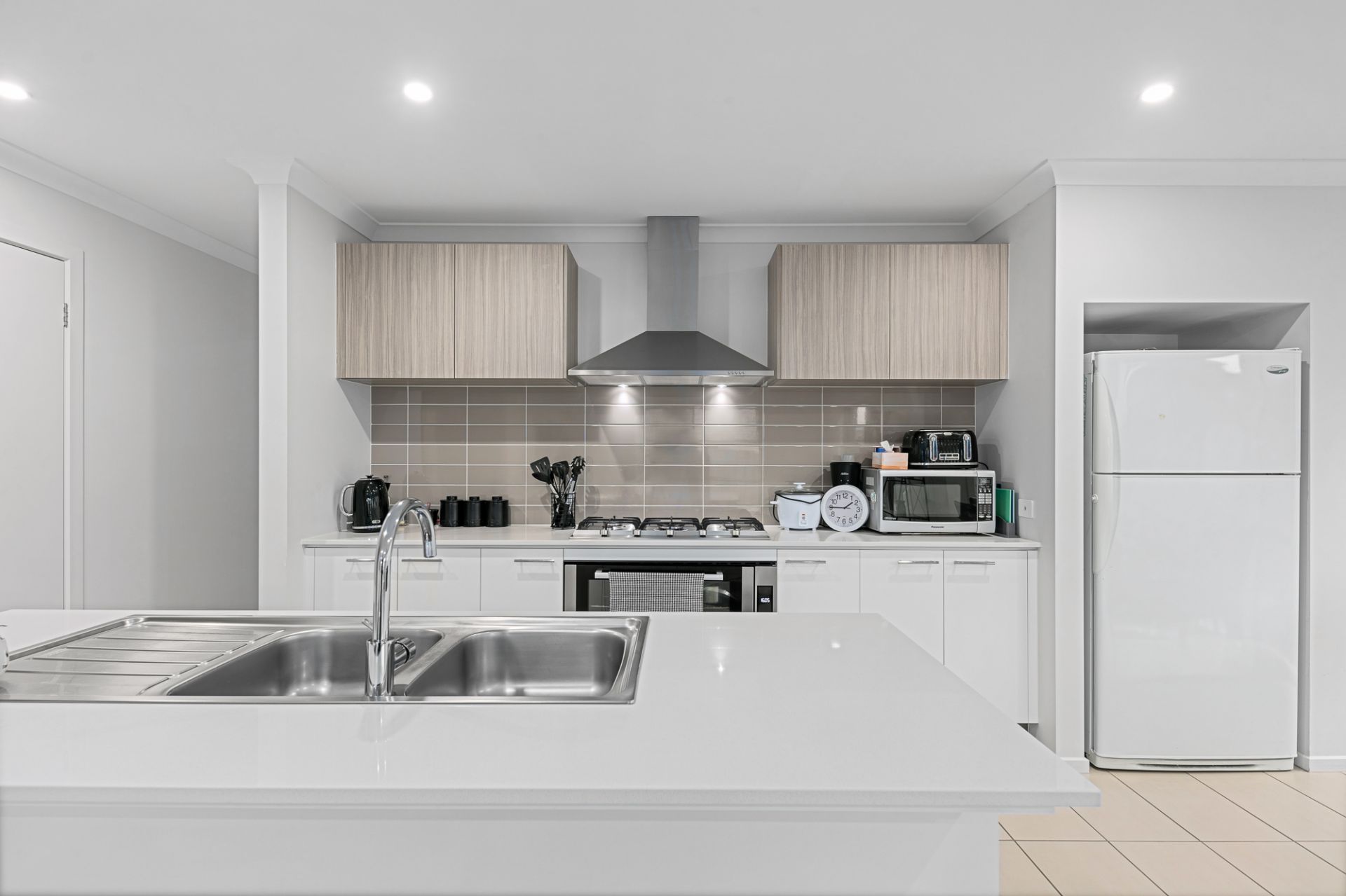 9 Huntley Street Cranbourne North VIC, Cranbourne North - Thumbnail 3