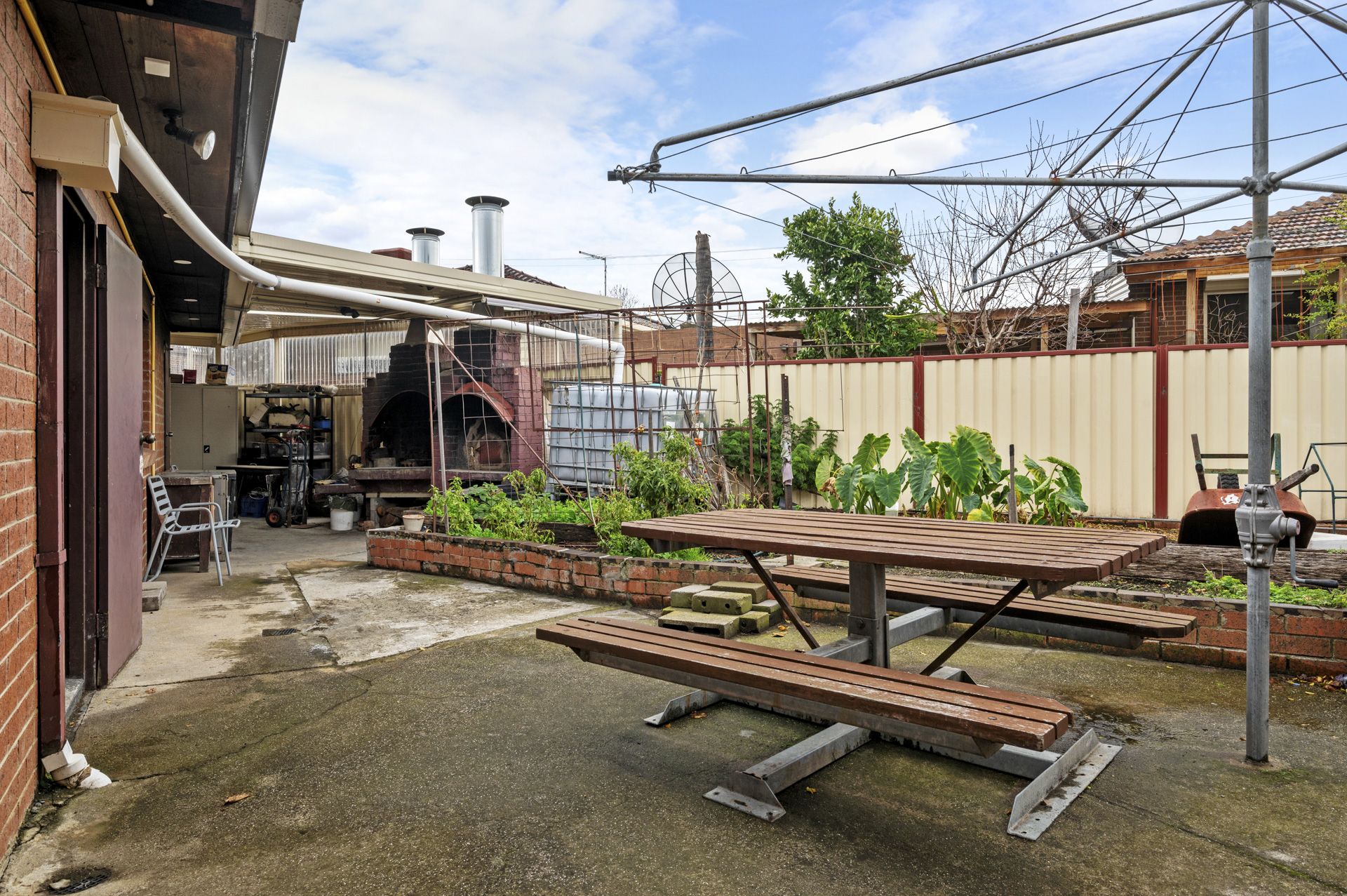 CLASSIC ELEVATED BEAUTY - LAND APPROX 770m2