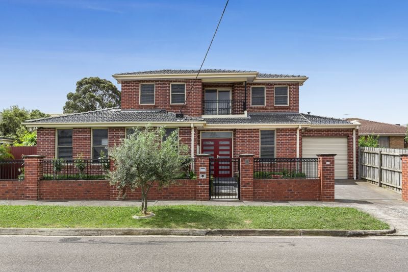 2E Sylvester Grove, Preston