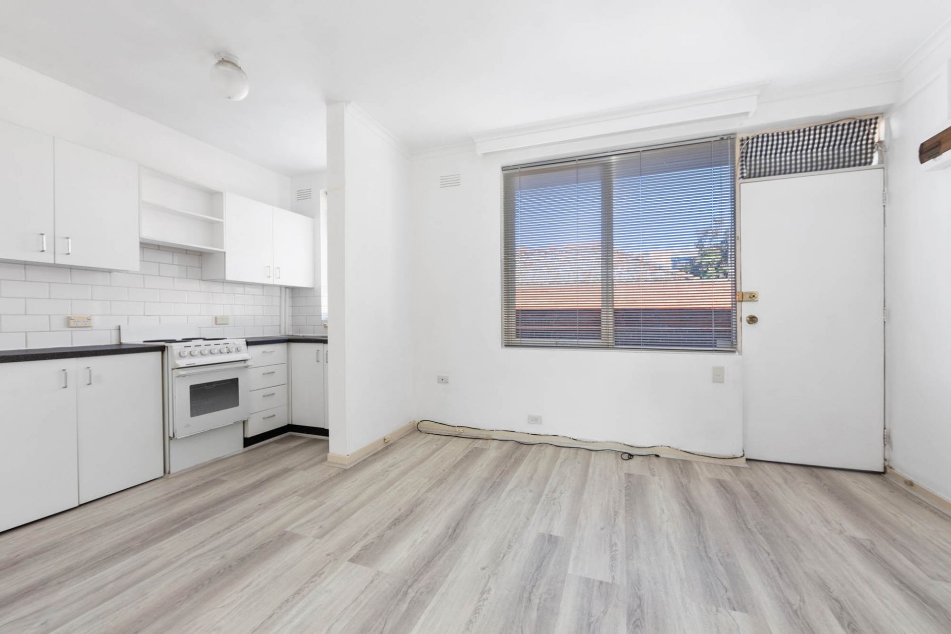 3/56 Carlisle Street, St Kilda - Thumbnail 4