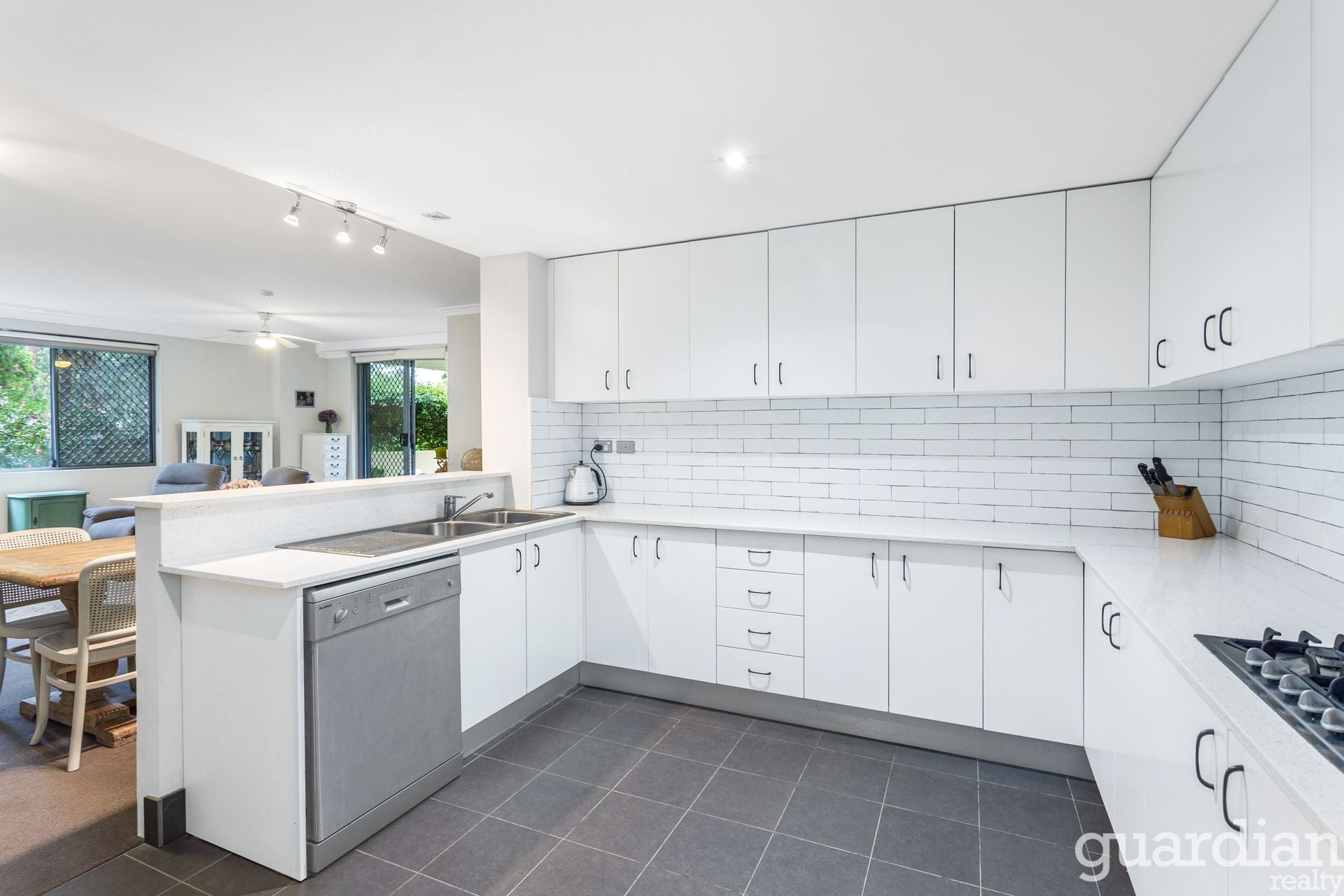 2/12-18 Sherwin Avenue Castle Hill NSW, Castle Hill - Thumbnail 3