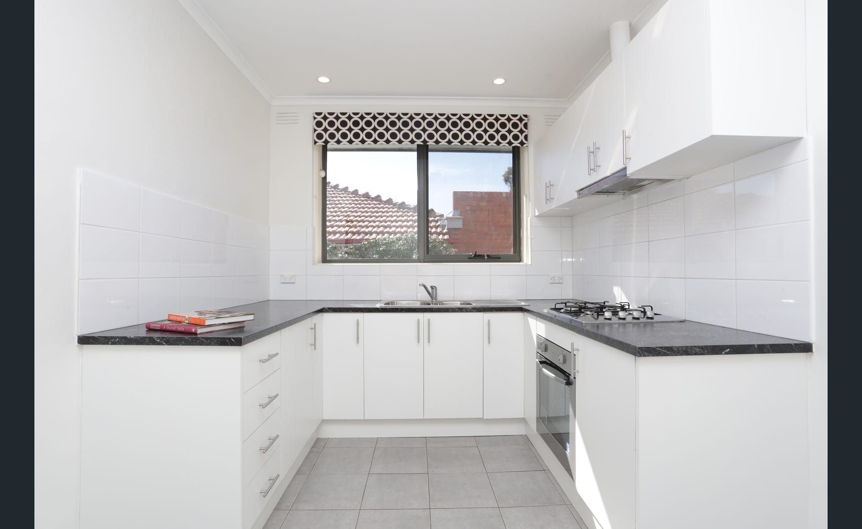 Refurbished delight in an ideal, quiet location