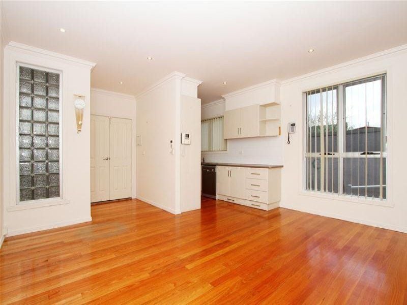 Stunning & Large 2 Bedroom Apartment