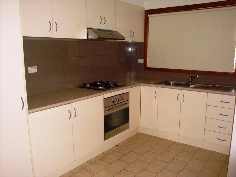 4/175 Spring Street, Reservoir