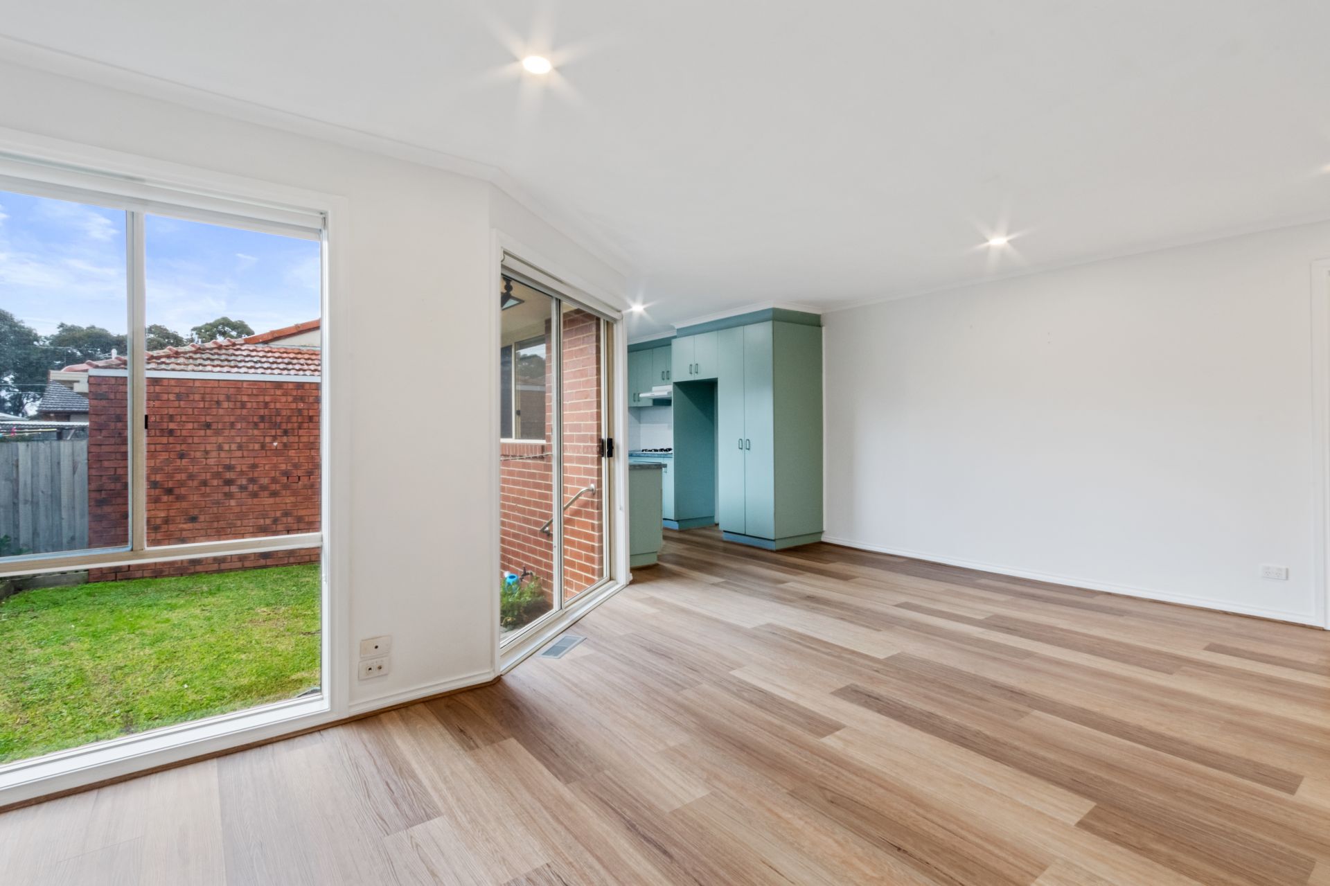 Spacious 2-Bedroom Unit in the Heart of Thomastown