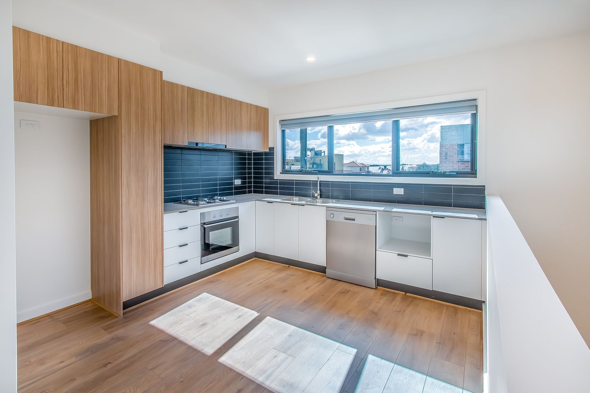 LUXURY LIVING!