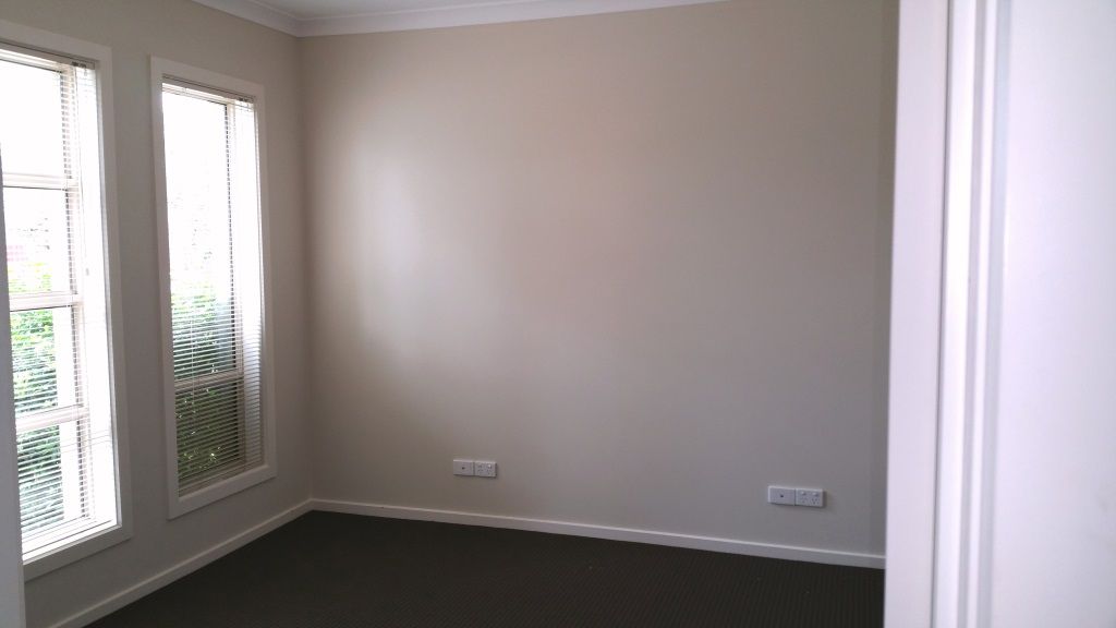 MODERN 3 BEDROOM HOME IN AURORA ESTATE..