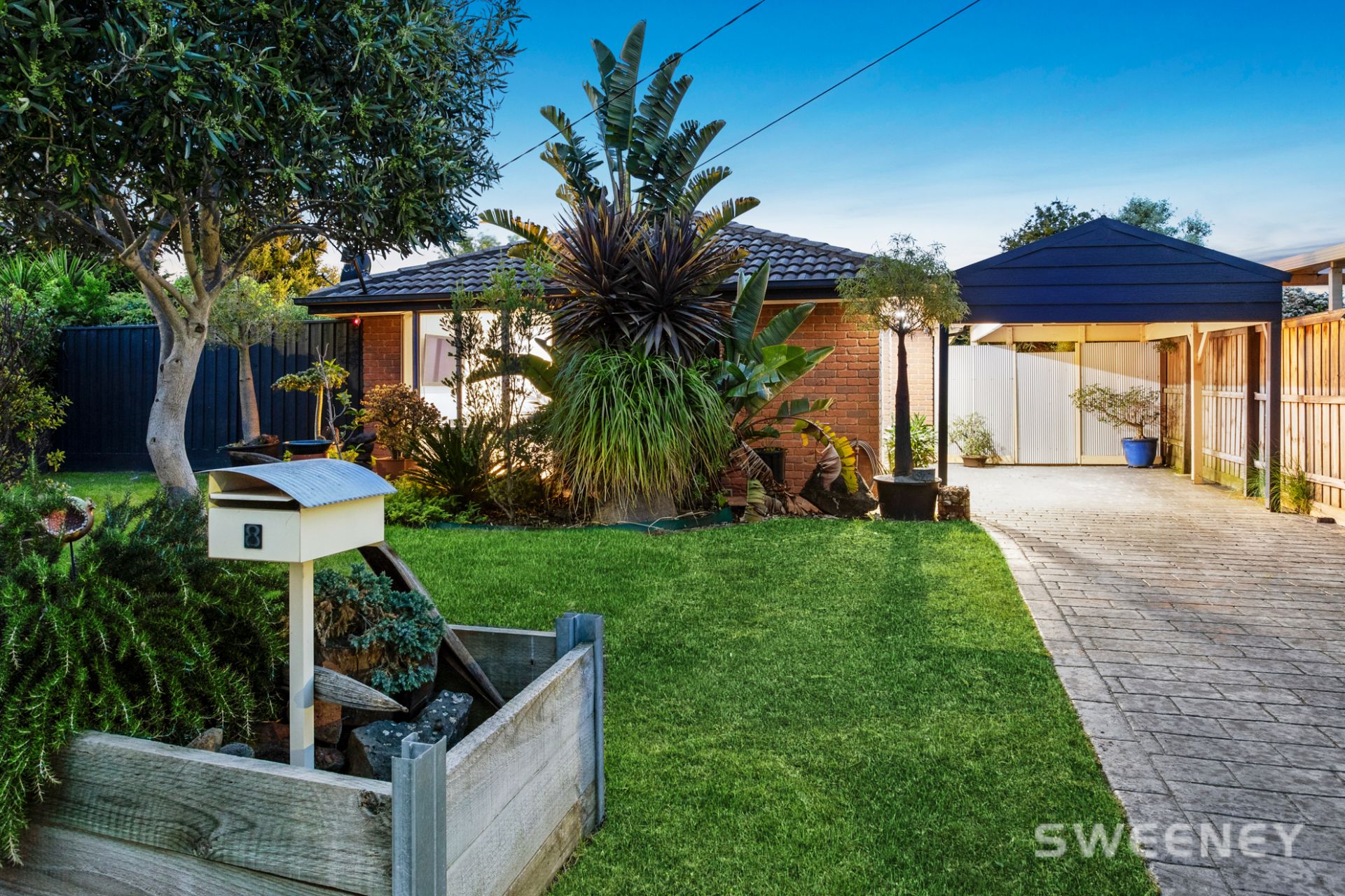 8 Duane Court, Altona Meadows - Thumbnail 2